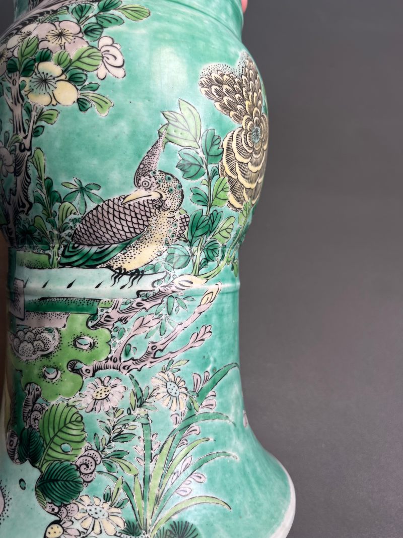 清康熙  素三彩“雏鸡牡丹”图花觚 - 图10