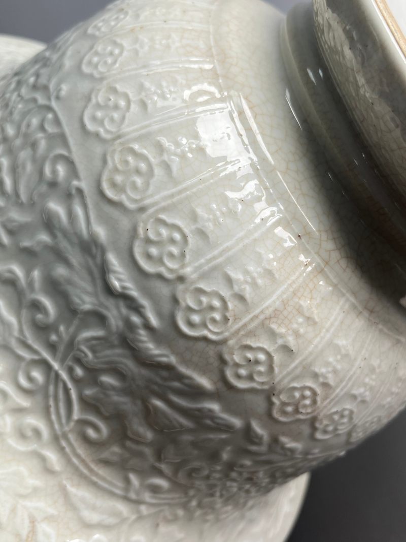 清乾隆  仿定窑模印花口瓶 - 图14
