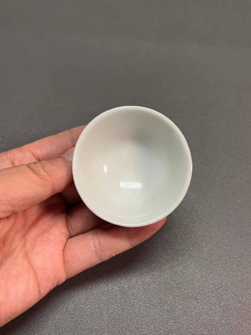 民国乙亥年  墨地粉彩“百花不露地”盘杯（一组 10 件） - 图6