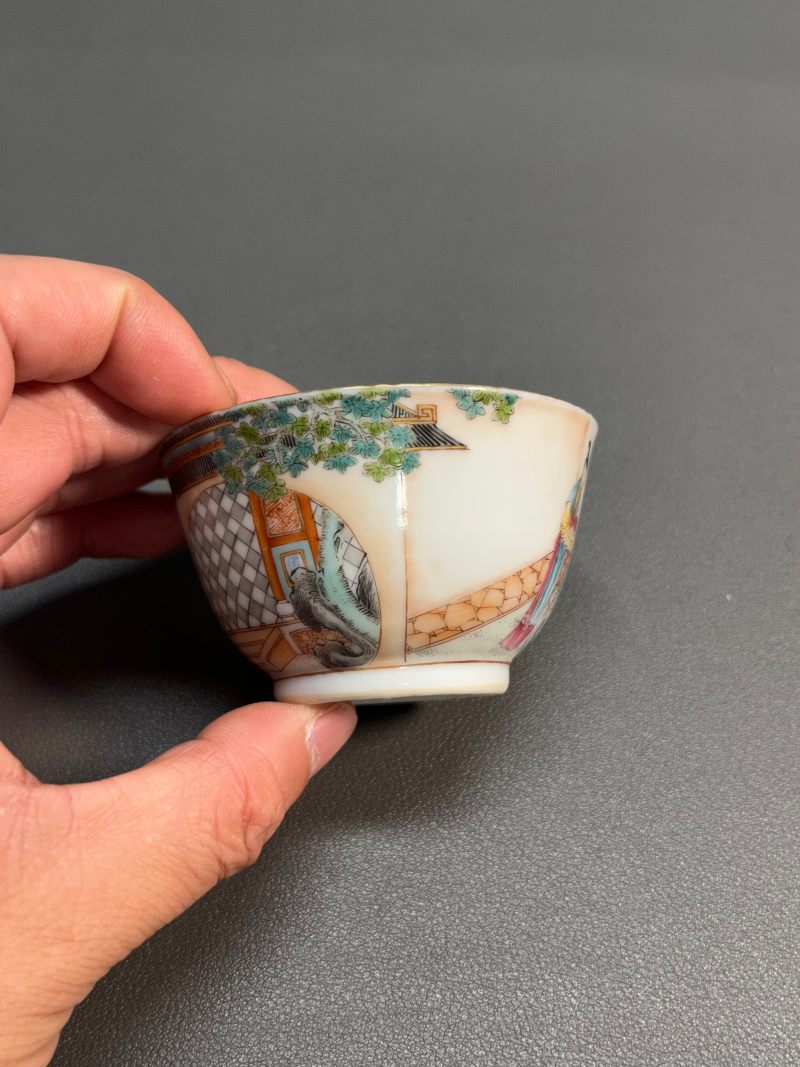清乾隆  广彩“庭院闲趣”图杯碟（一套） - 图14