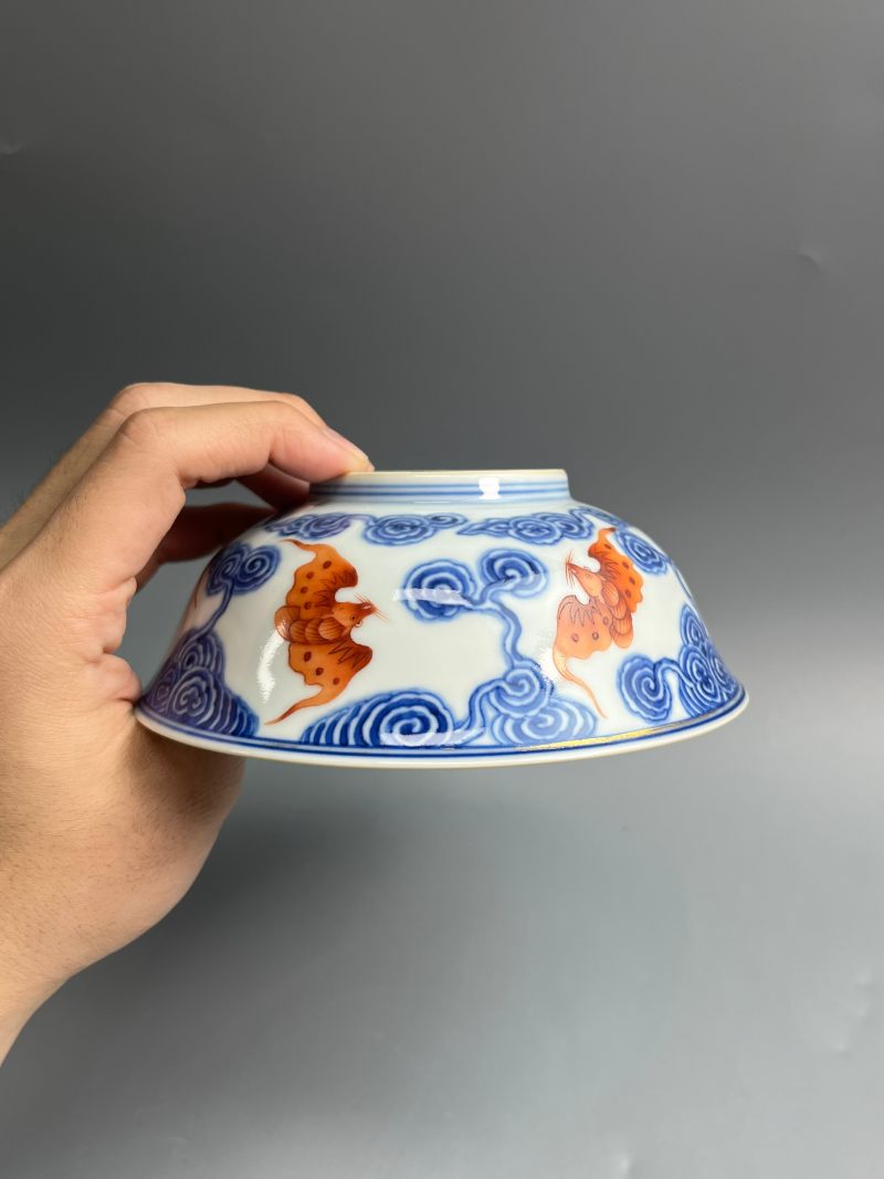 清宣统  青花矾红彩云蝠纹碗（一对） - 图9