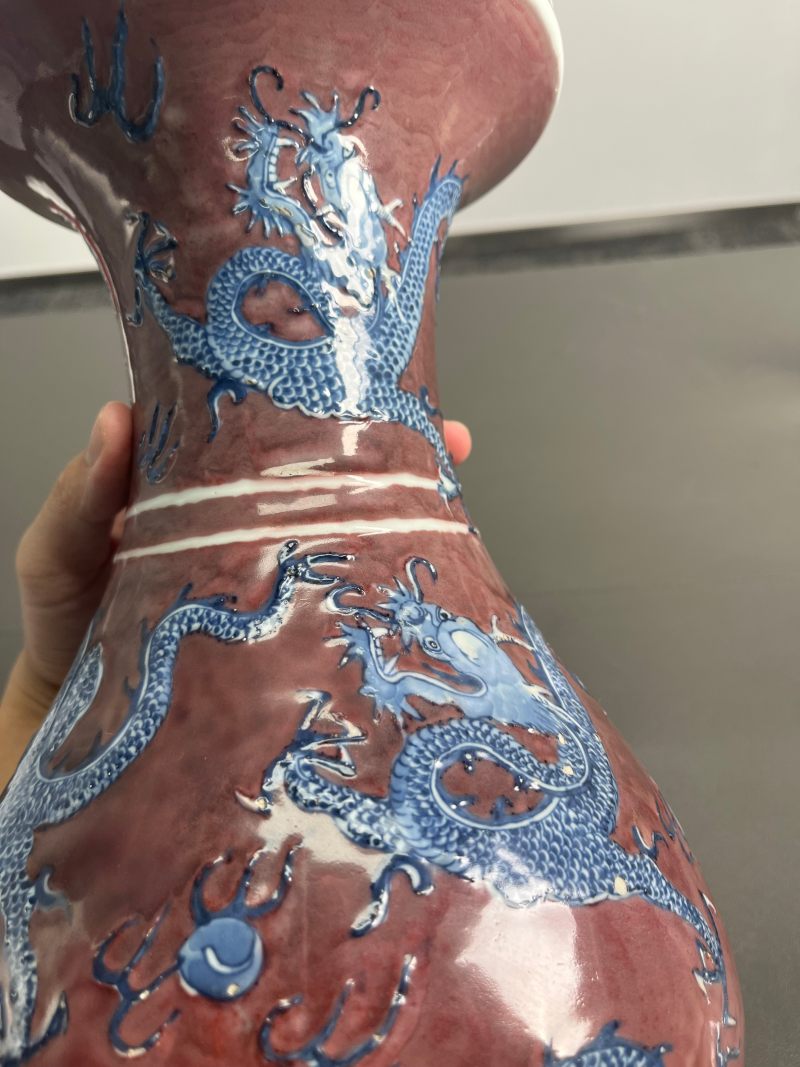 清康熙  青花釉里红堆塑云龙纹琵琶尊 - 图7