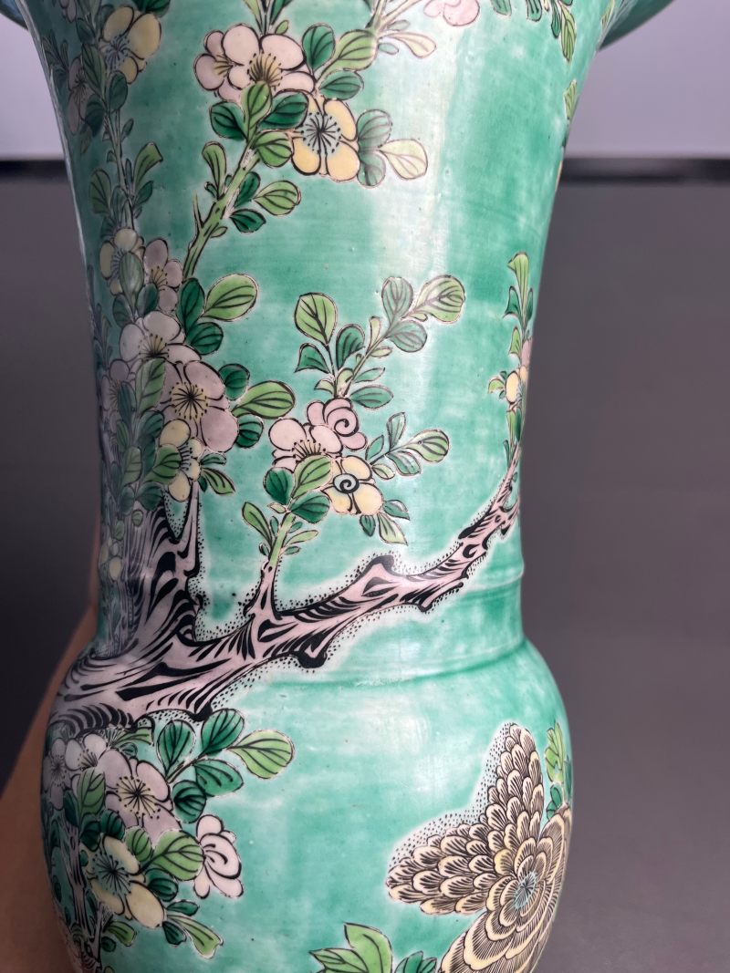 清康熙  素三彩“雏鸡牡丹”图花觚 - 图11
