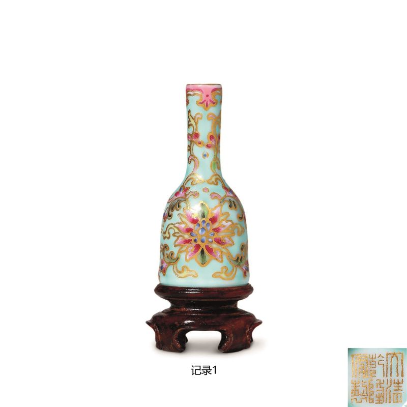 民国  松石绿地洋彩描金缠枝花卉纹小瓶（带木座） - 图2