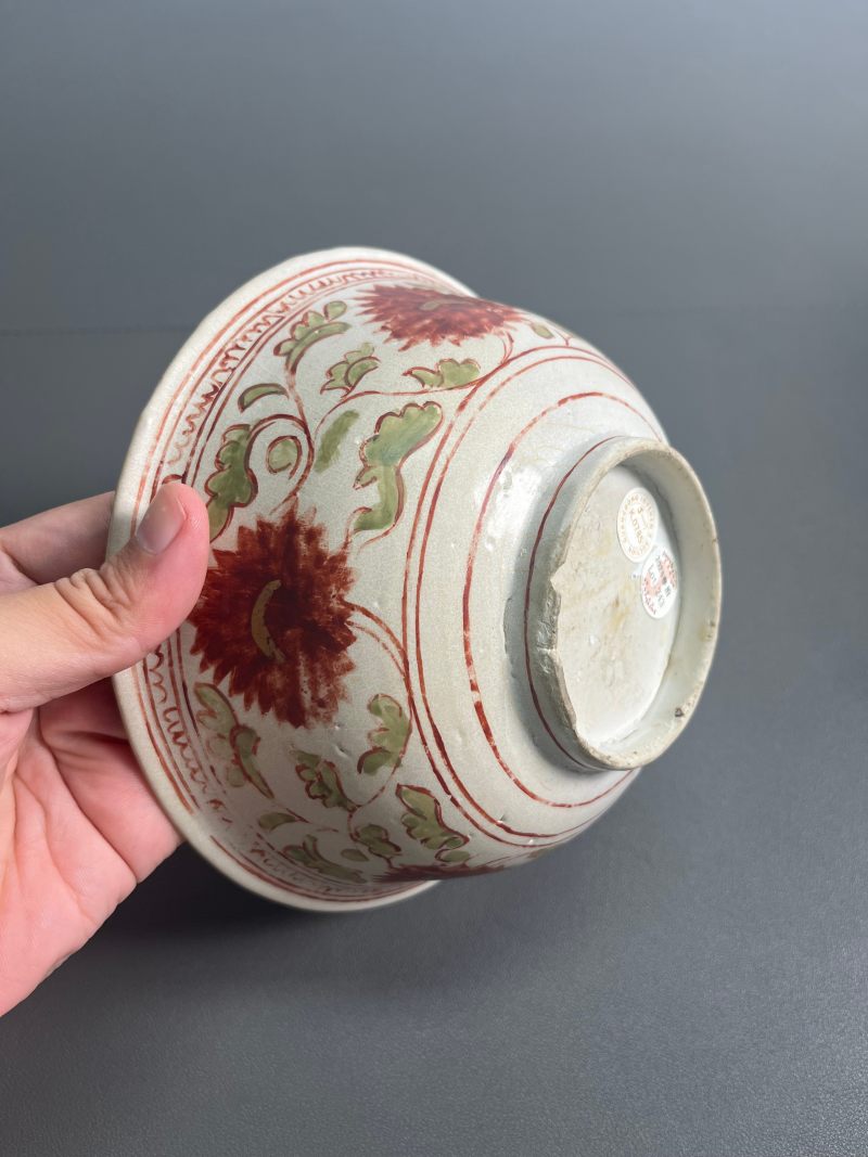 明中期  红绿彩花卉纹碗 - 图8