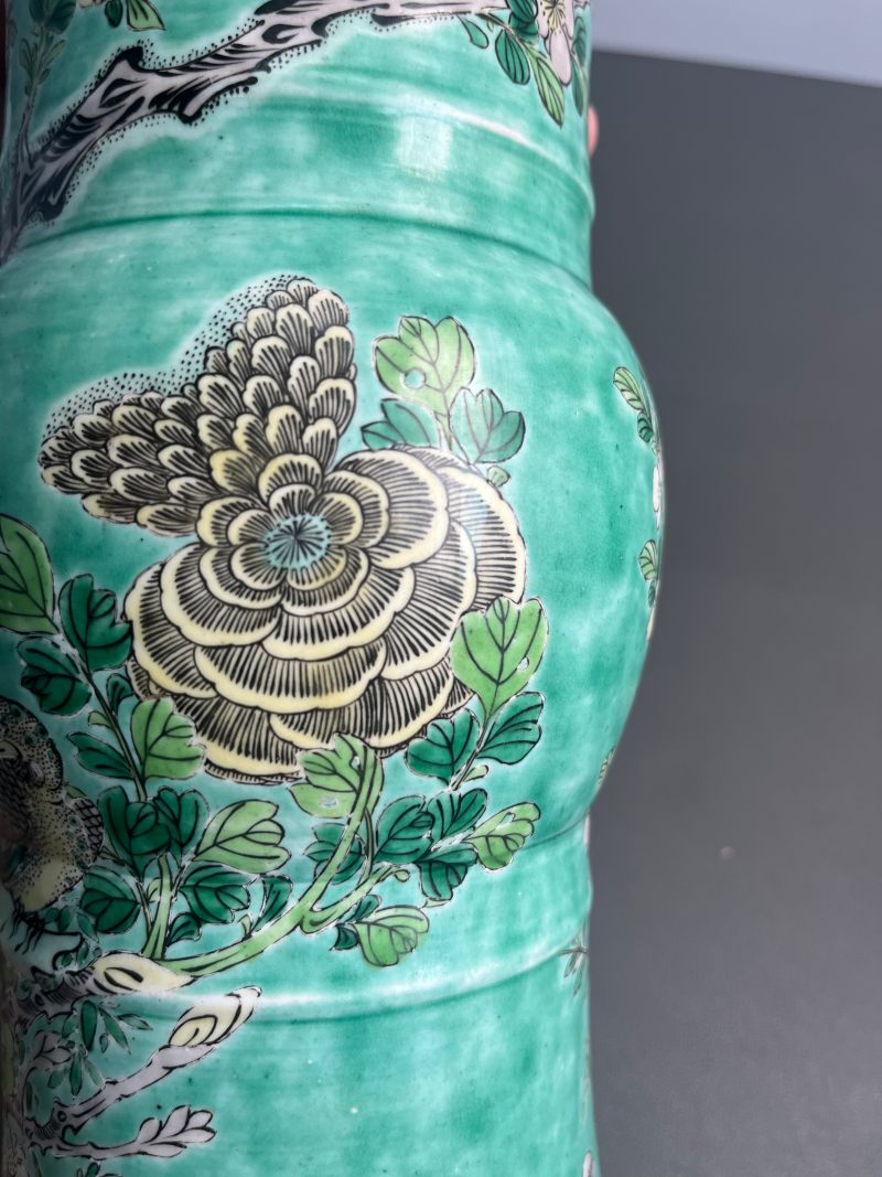清康熙  素三彩“雏鸡牡丹”图花觚 - 图12