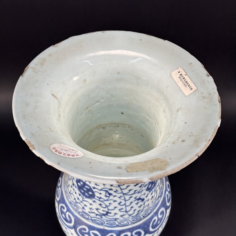清中期 青花缠枝莲纹花觚 - 图2