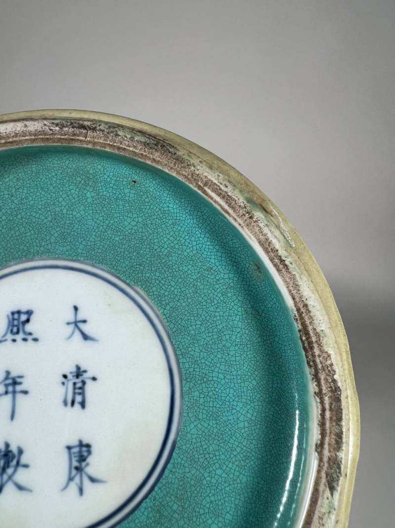 清晚期 米黄地锦鸡牡丹图花口花觚 - 图5