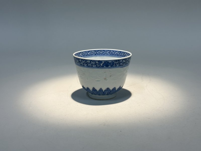 清光绪 青花玲珑瓷“祝寿千岁”图杯
