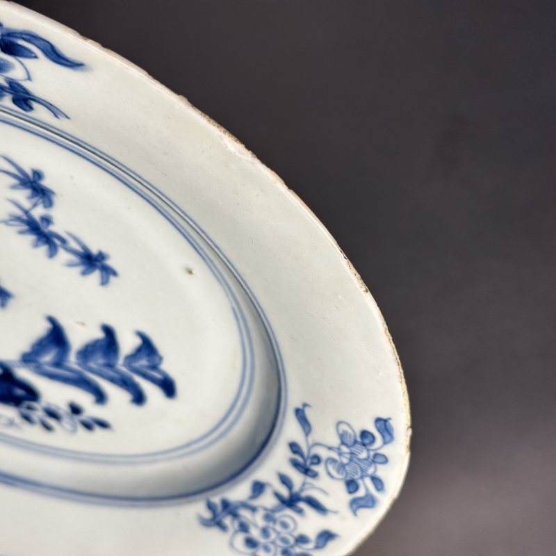 清康熙 青花竹石芭蕉纹折沿盘 - 图3
