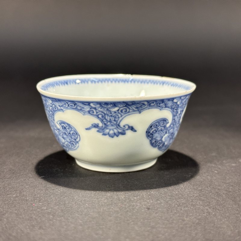 清康熙 青花花卉纹杯