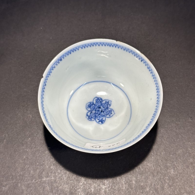 清康熙 青花花卉纹杯 - 图3