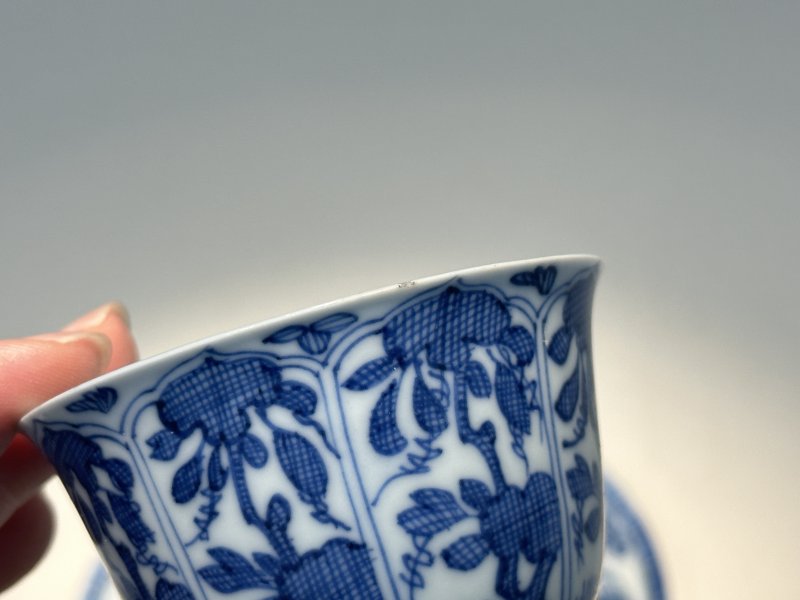 清康熙 青花开光花卉纹杯盘一套 - 图4