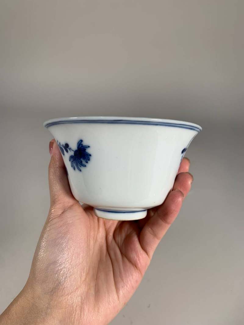 清宣统 青花“蚕食”图三才盖杯 - 图18
