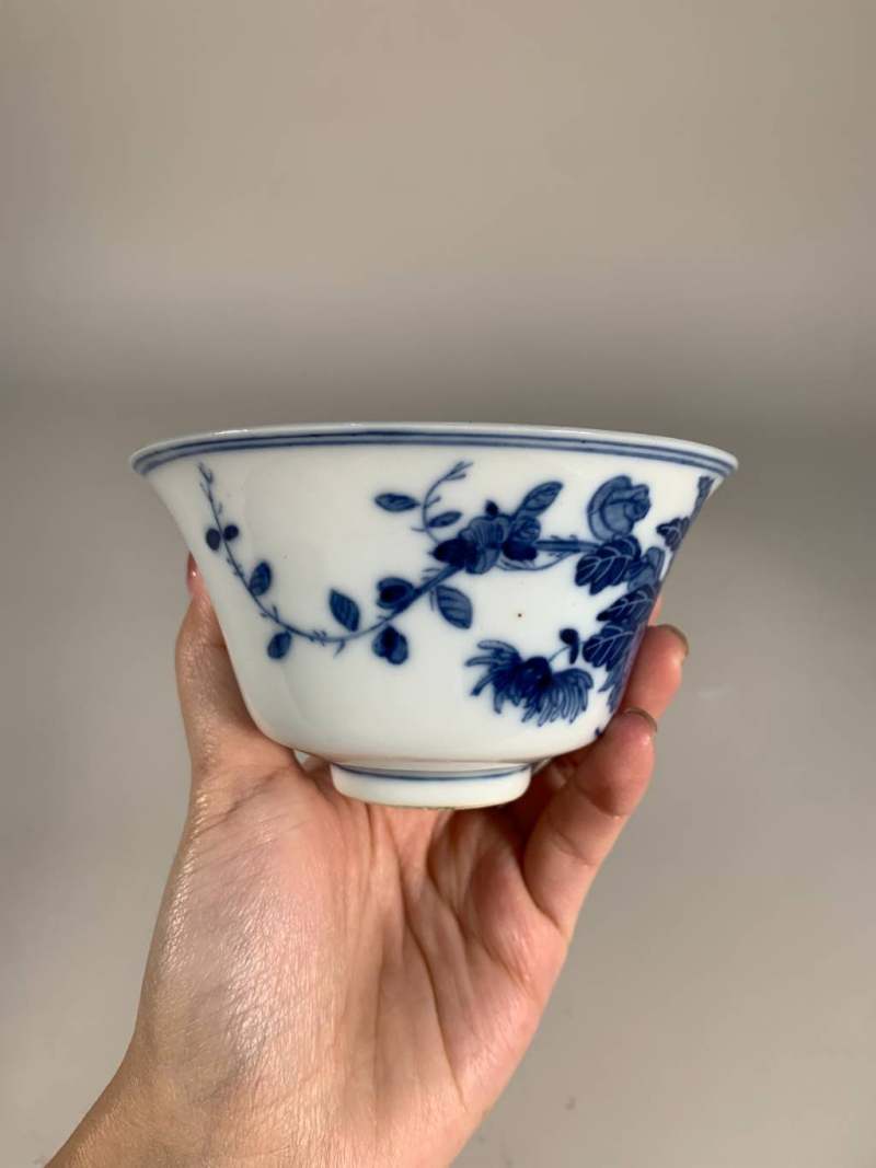 清宣统 青花“蚕食”图三才盖杯 - 图19