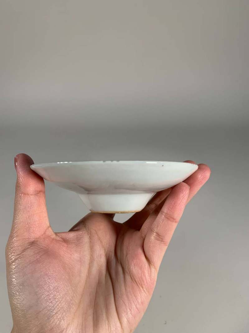 清宣统 青花“蚕食”图三才盖杯 - 图4