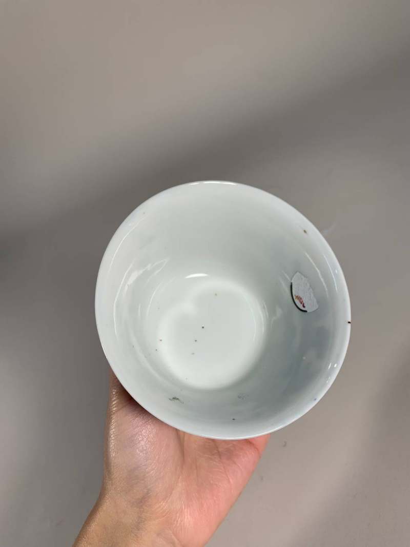 清宣统 青花“蚕食”图三才盖杯 - 图5
