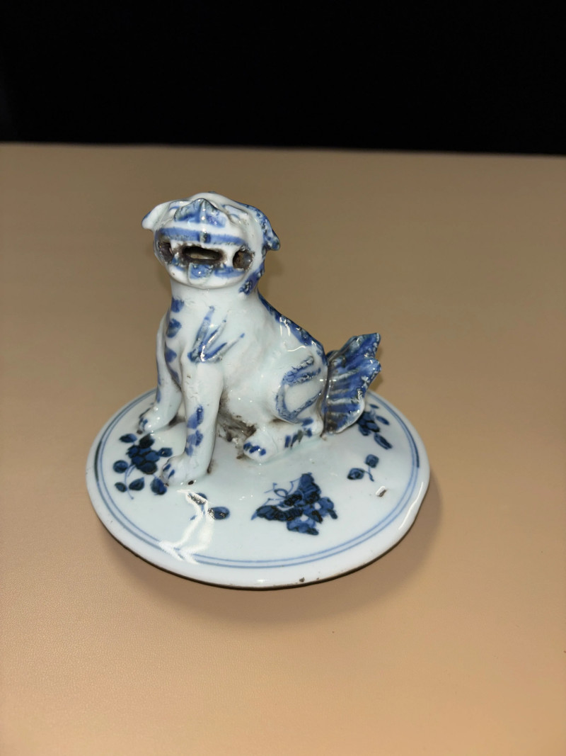 明晚期 青花狮钮三足香熏 - 图6