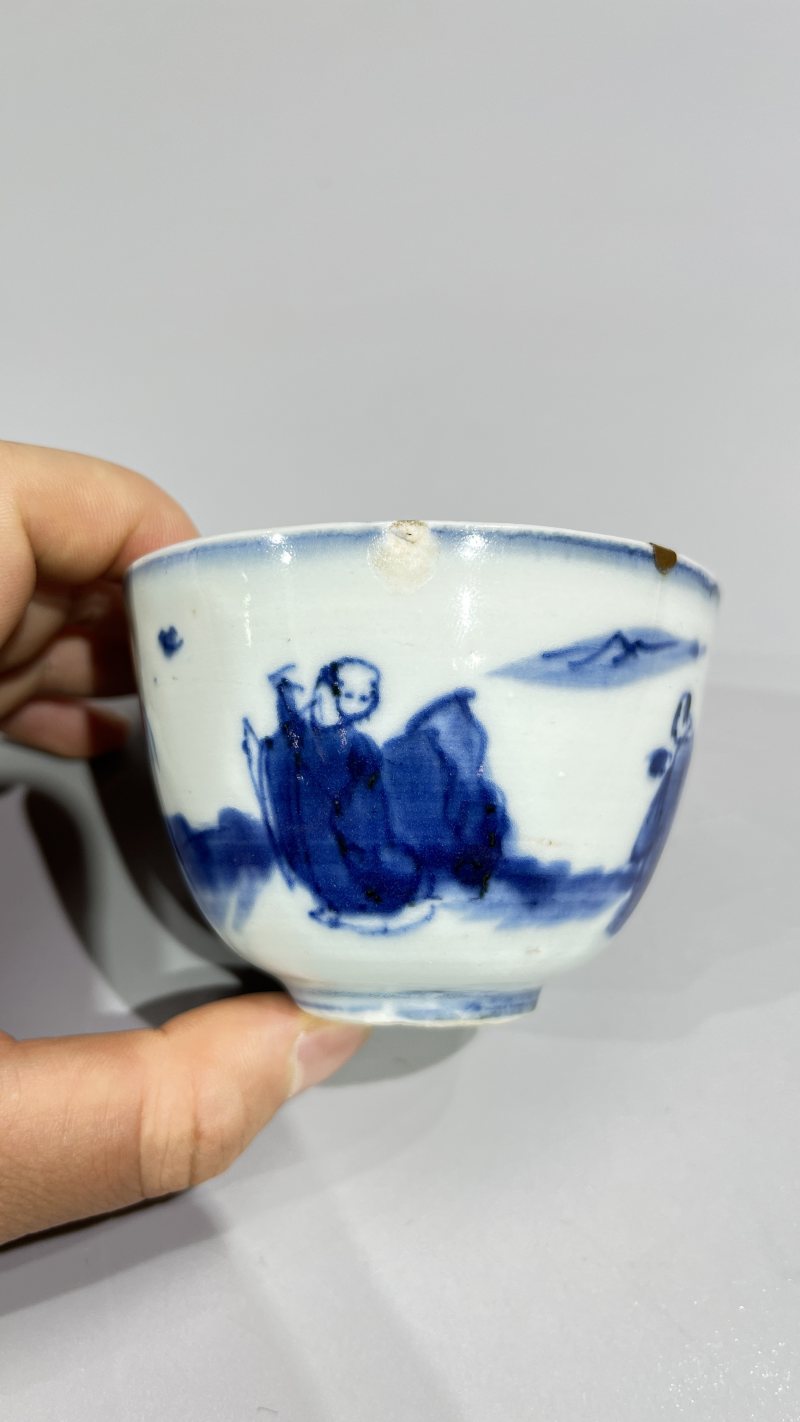 明崇祯 青花人物纹杯 - 图2