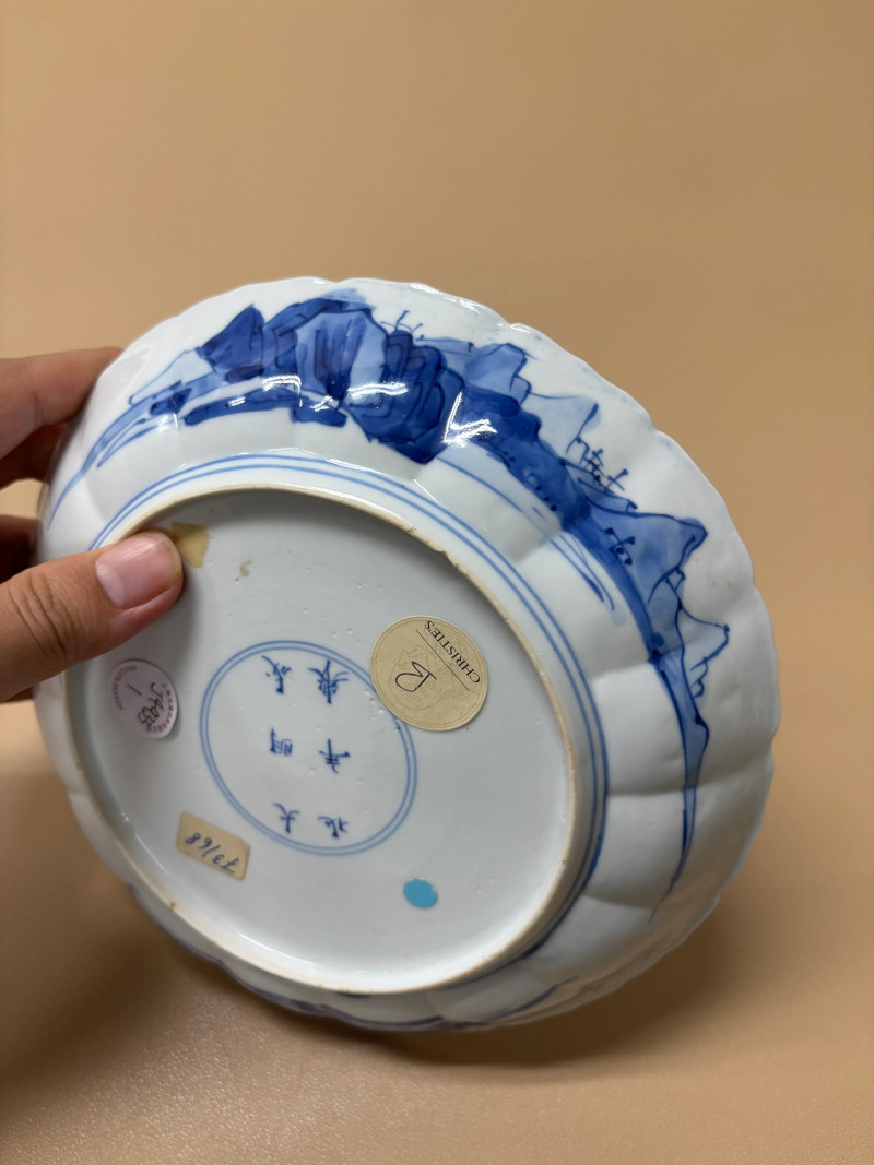 清康熙 青花西厢记佛殿奇逢菱口盘 - 图7