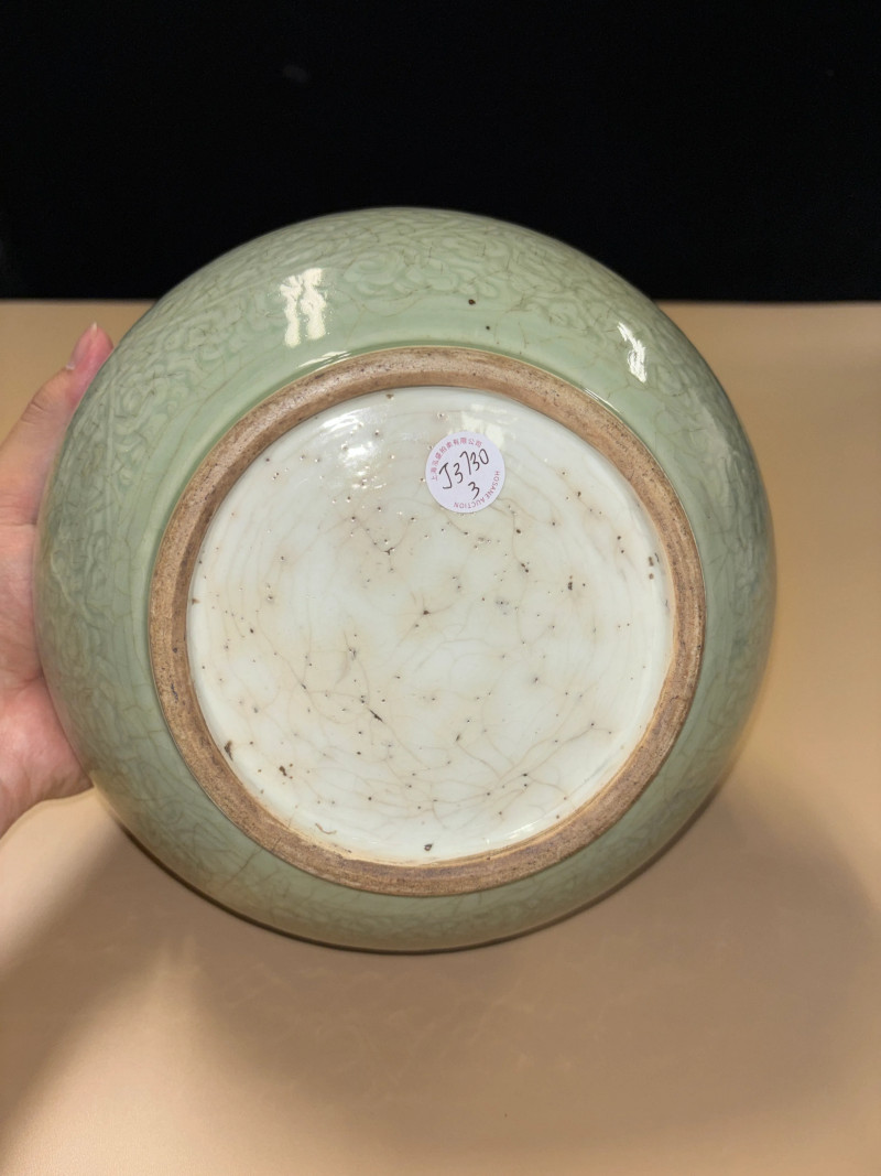 清康熙 青釉暗刻花卉纹粥罐 - 图7