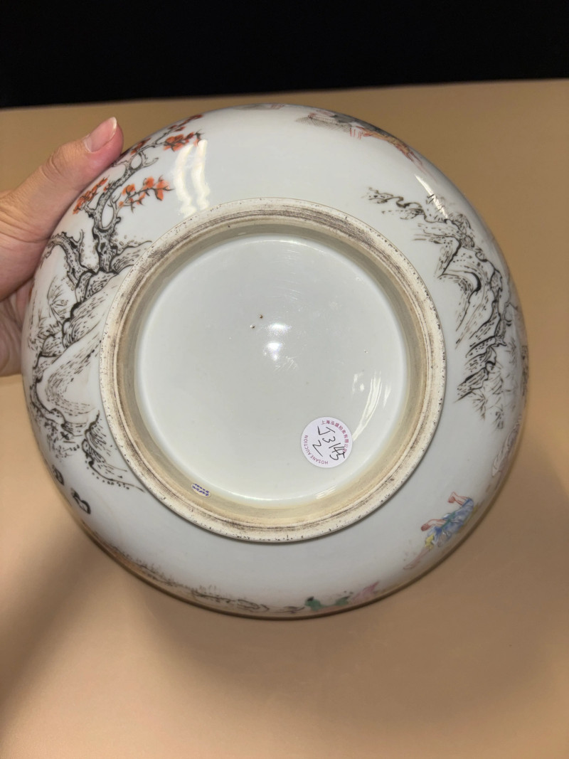 清雍正 墨彩加粉彩渔家乐大碗 - 图8