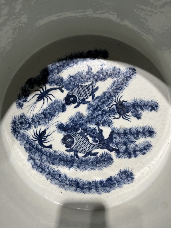 明嘉靖青花外双龙戏珠五爪龙纹内鱼藻纹缸 - 图6