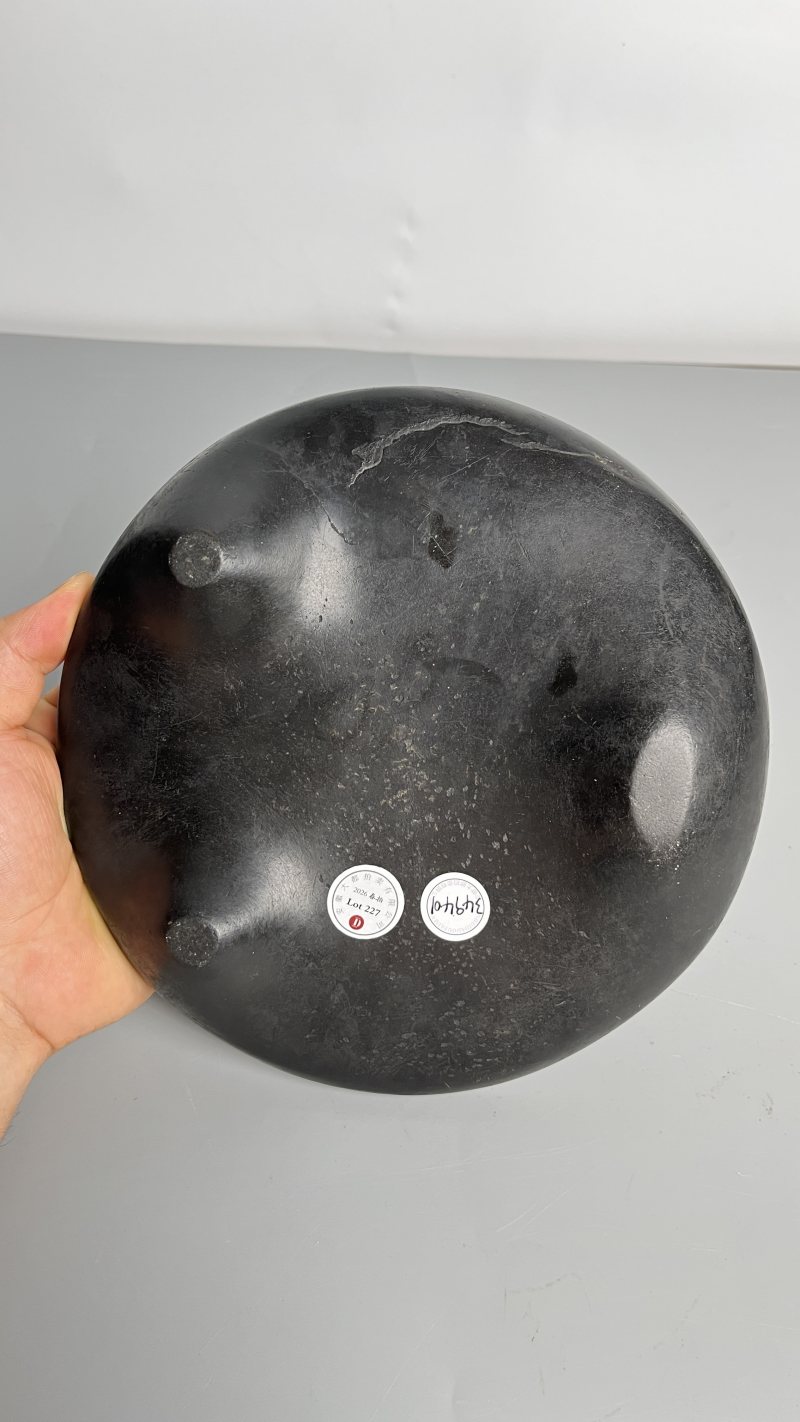 明 金星歙石三足环形渠圆砚 - 图5
