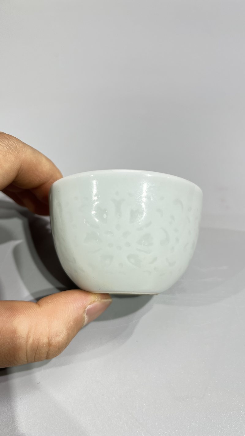 清 白釉玲珑杯 - 图4