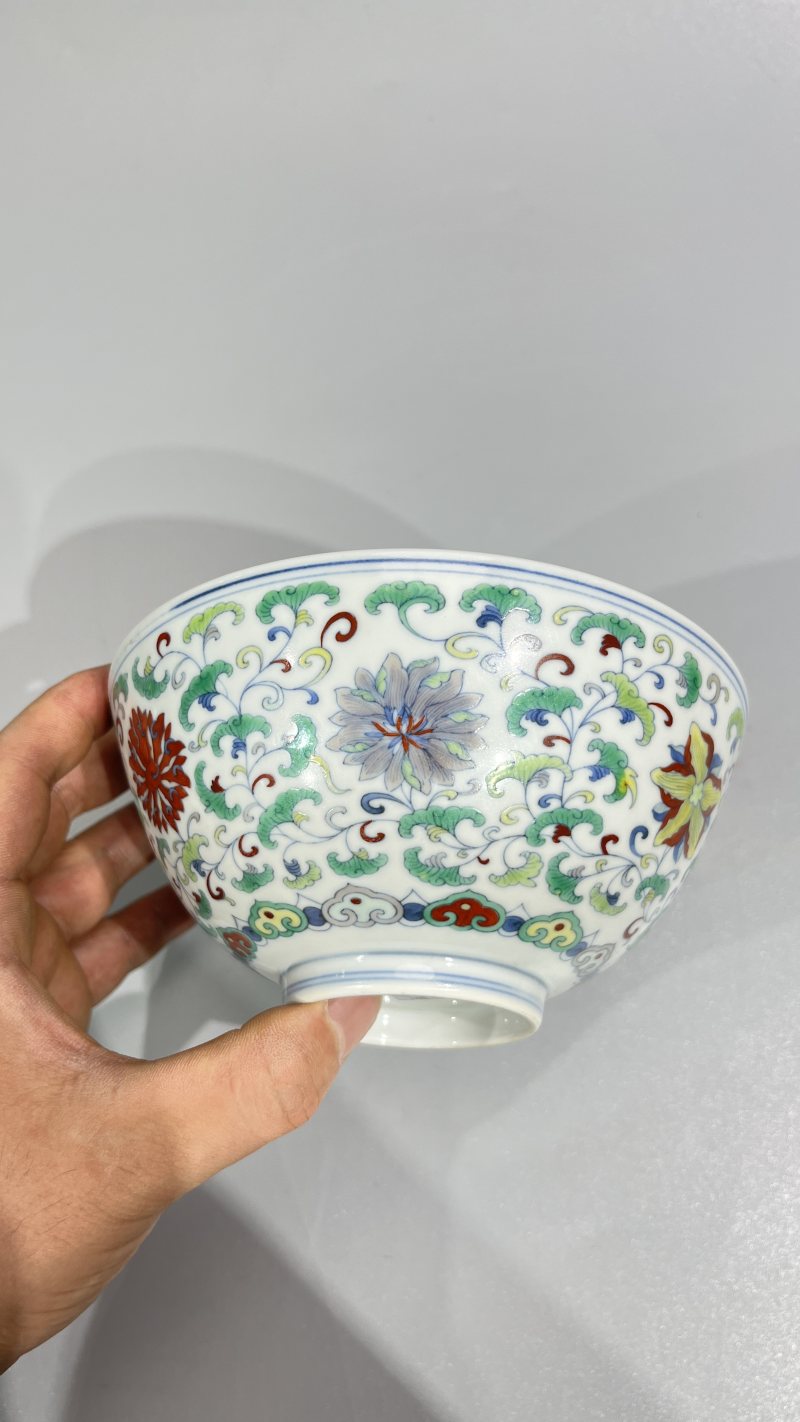 清道光 斗彩缠枝花卉纹碗 - 图3