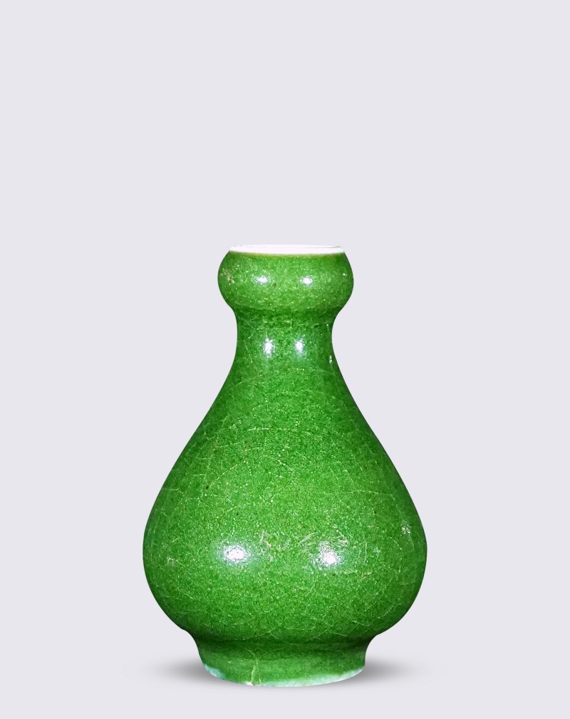 清康熙 郎窑绿蒜头瓶