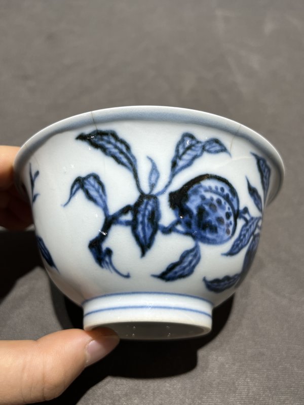 明永乐 青花折枝桃纹杯 - 图6