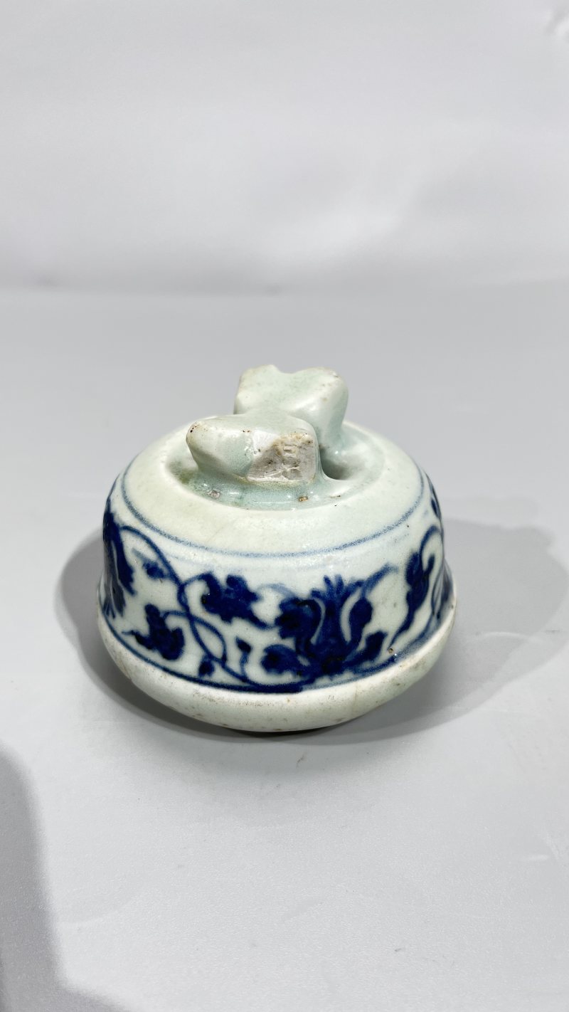 明洪武 青花缠枝银锭纽权 - 图6
