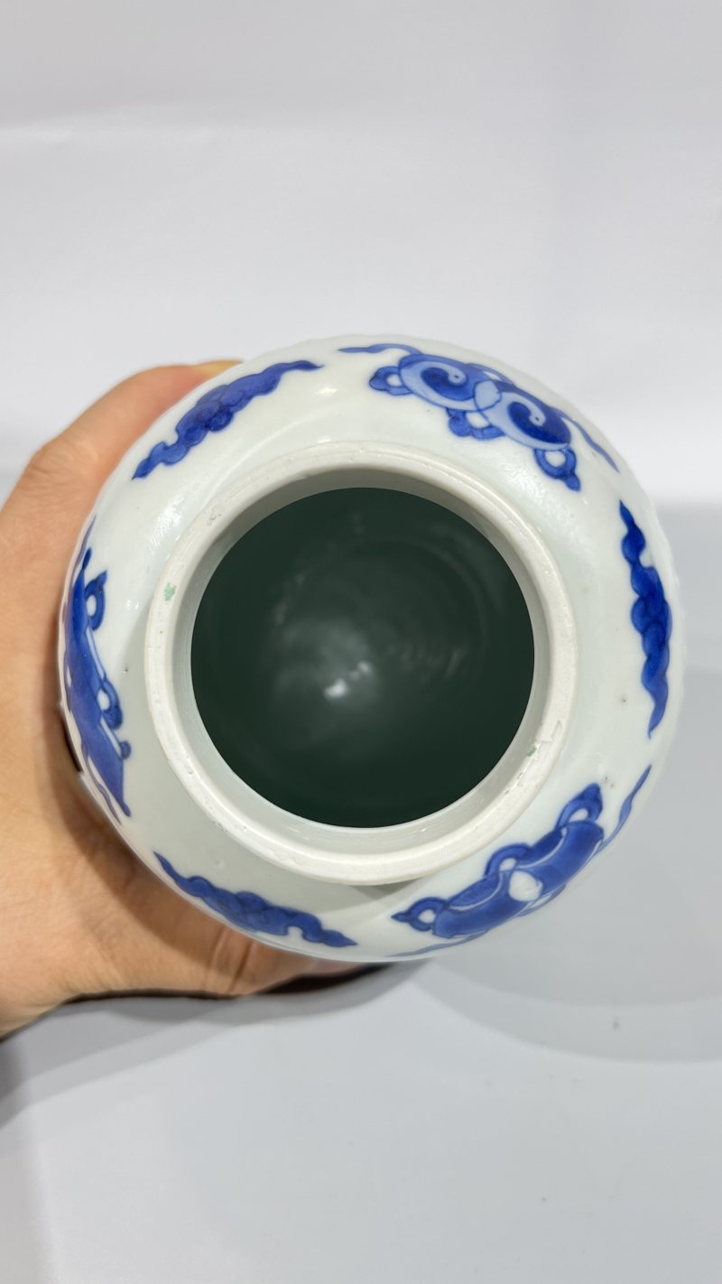 清康熙 青花开窗仕女人物罐 - 图7