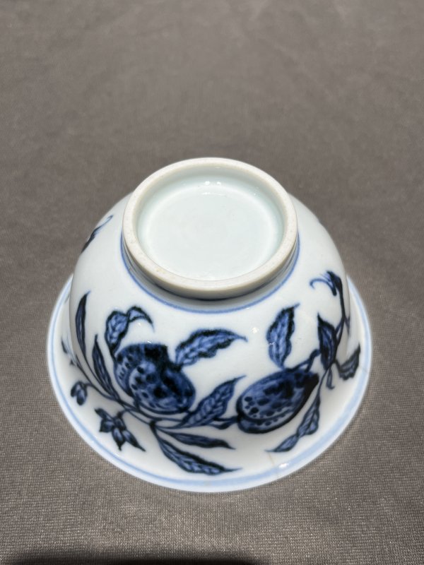 明永乐 青花折枝桃纹杯 - 图8
