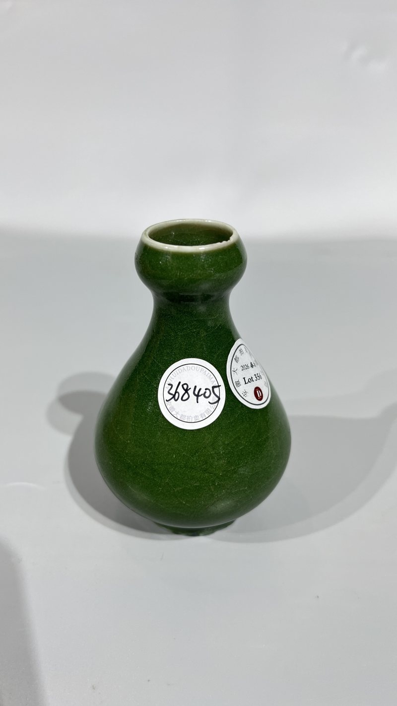 清康熙 郎窑绿蒜头瓶 - 图4