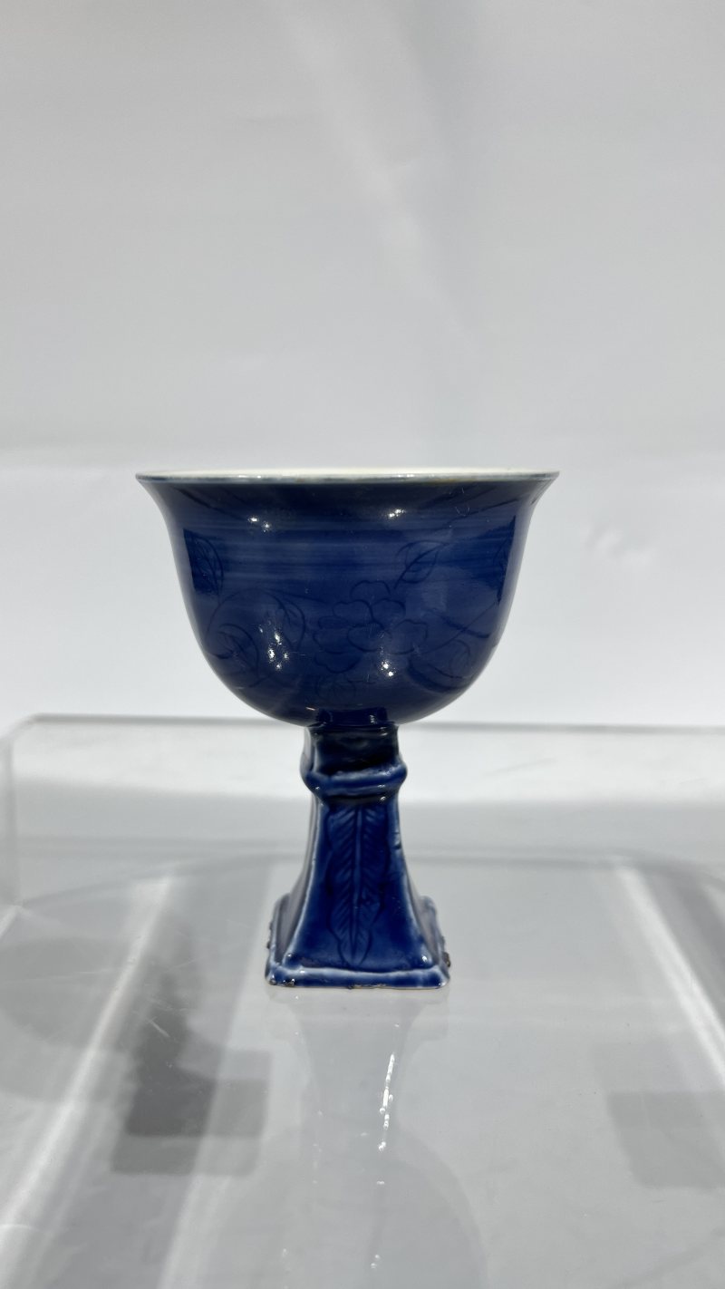 明 霁蓝釉刻花高足杯 - 图3