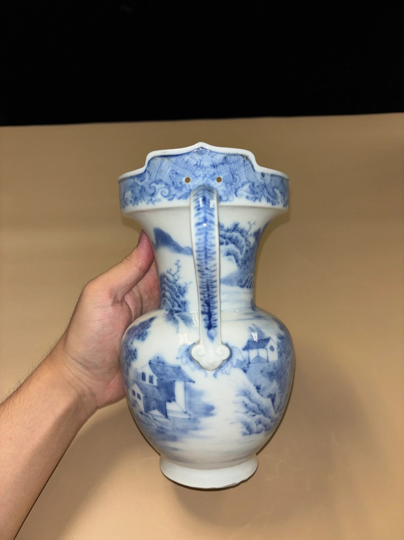 清乾隆 青花山水纹僧帽壶 - 图3