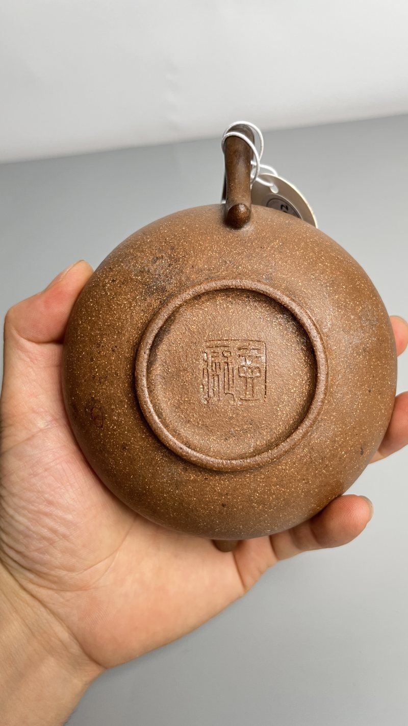 清 扁腹西施紫砂壶 - 图5