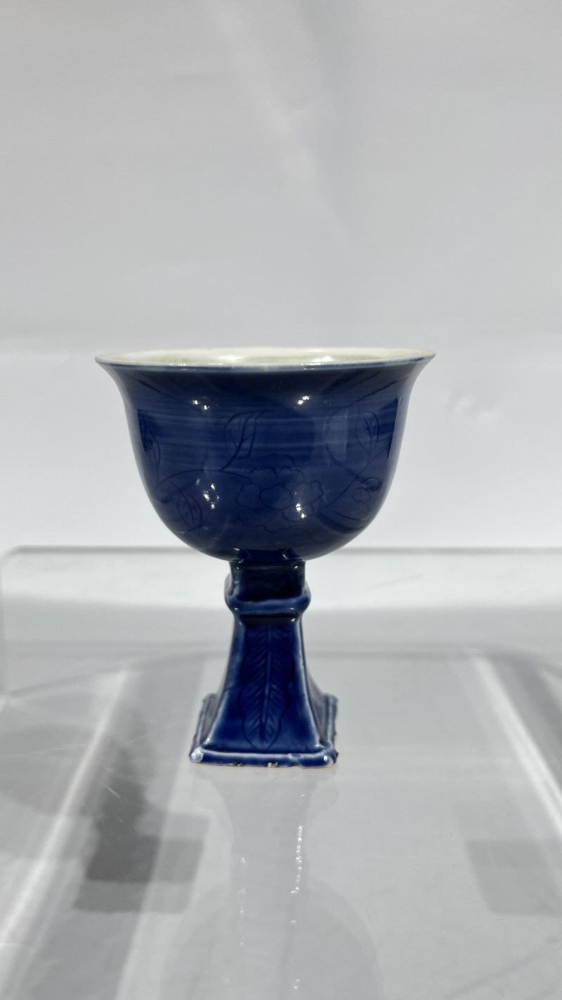明 霁蓝釉刻花高足杯 - 图4
