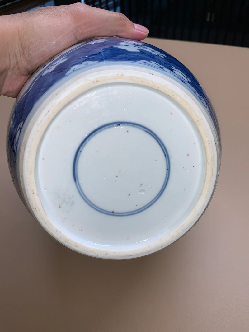 清康熙 青花冰梅开光山水人物纹罐 - 图9