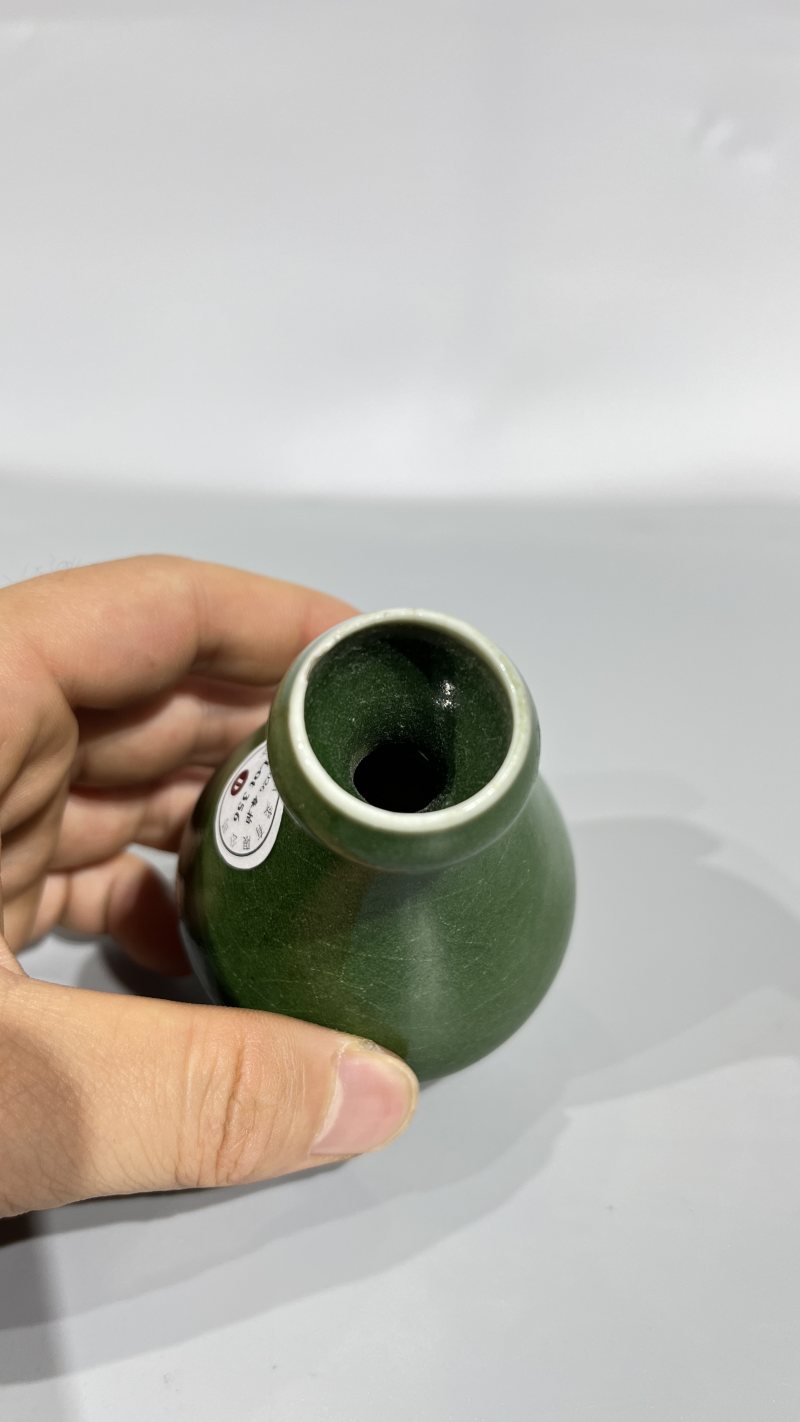 清康熙 郎窑绿蒜头瓶 - 图6