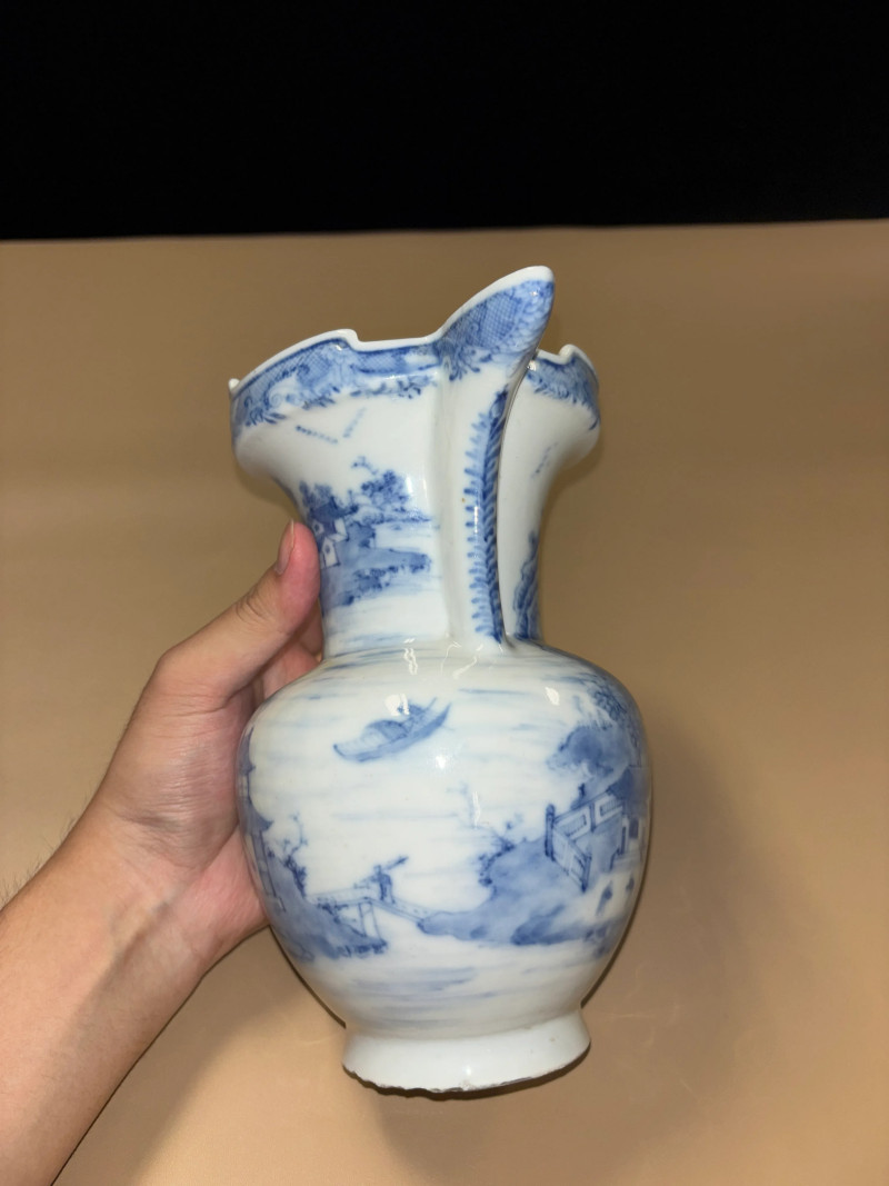 清乾隆 青花山水纹僧帽壶 - 图5