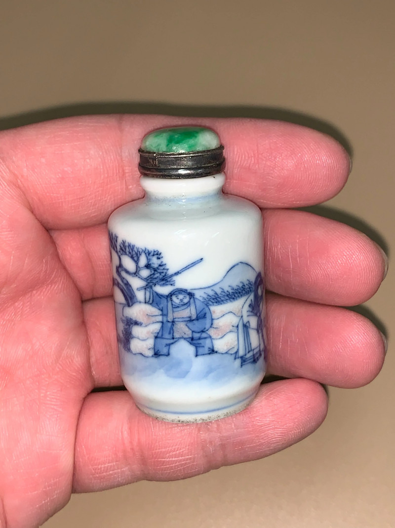 清中期 青花釉里红铁莲花故事鼻烟壶 - 图2
