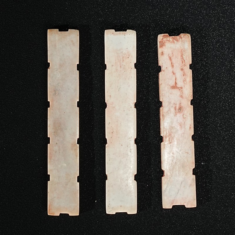 明 红沁玉柄形器（一组）