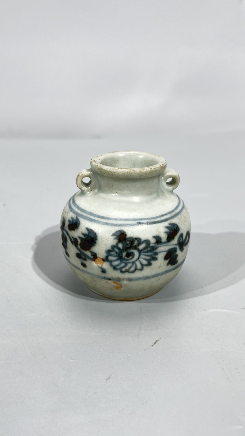 明洪武 青花缠枝菊纹双系水盂 - 图4