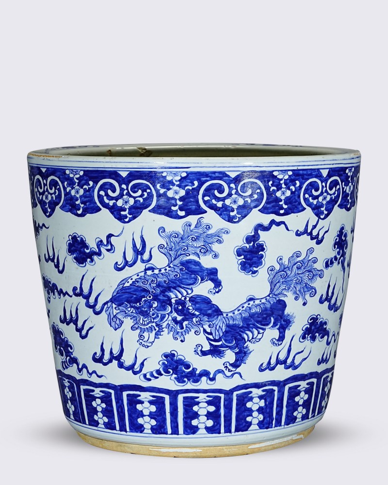 清 青花狮纹大花盆