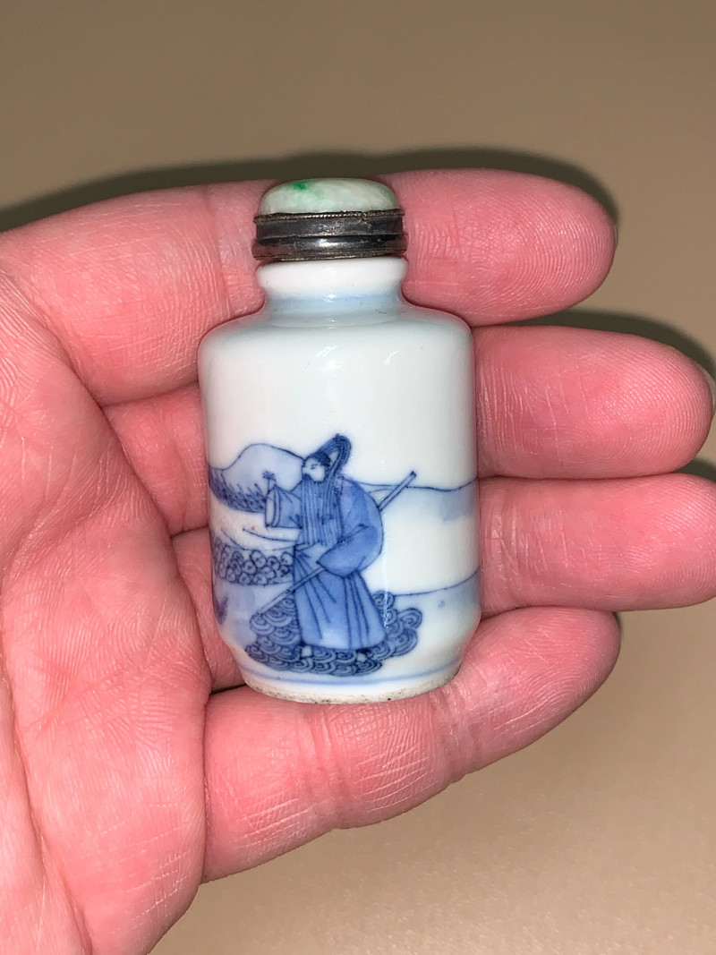 清中期 青花釉里红铁莲花故事鼻烟壶 - 图4