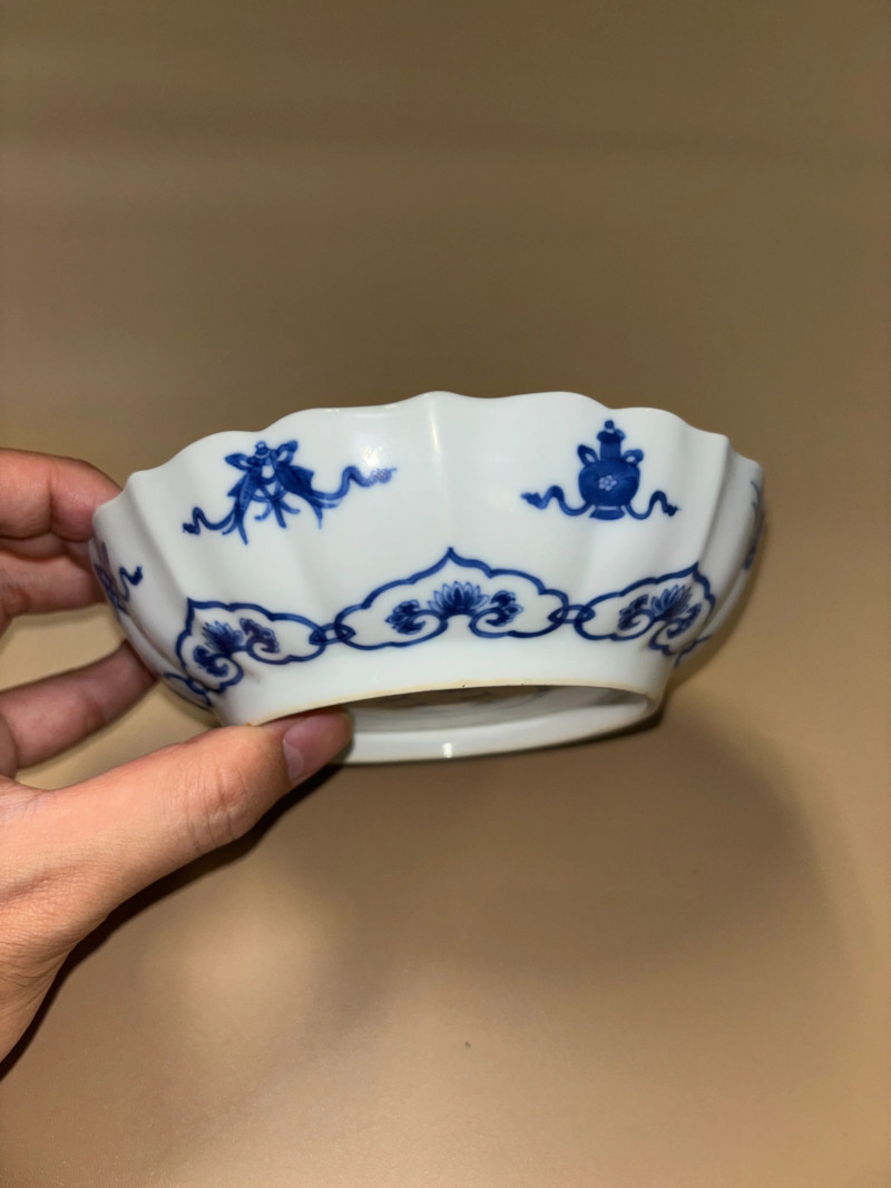 清雍正 青花八吉祥纹花口盘 - 图3