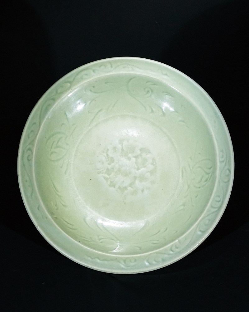 明 龙泉模印花卉纹盘